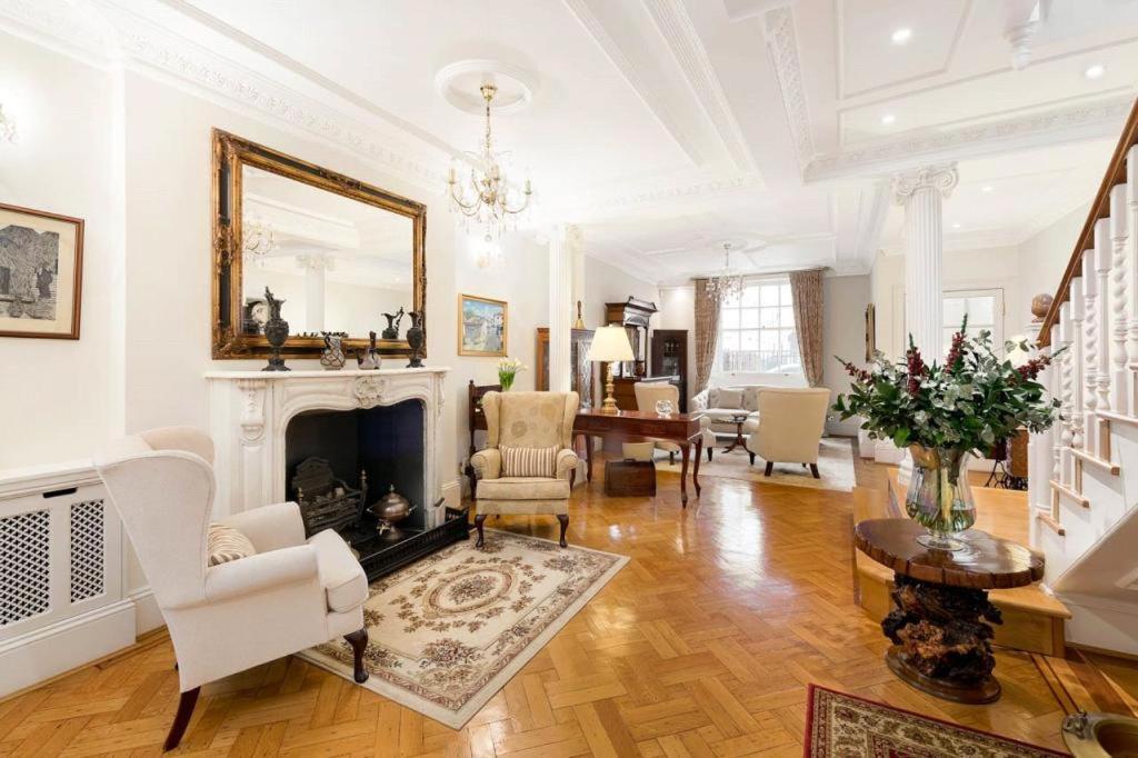 Royal Victorian Regency Palace Appartement *